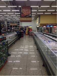 Supermercado com piso de Granito Amarelo Vitoria